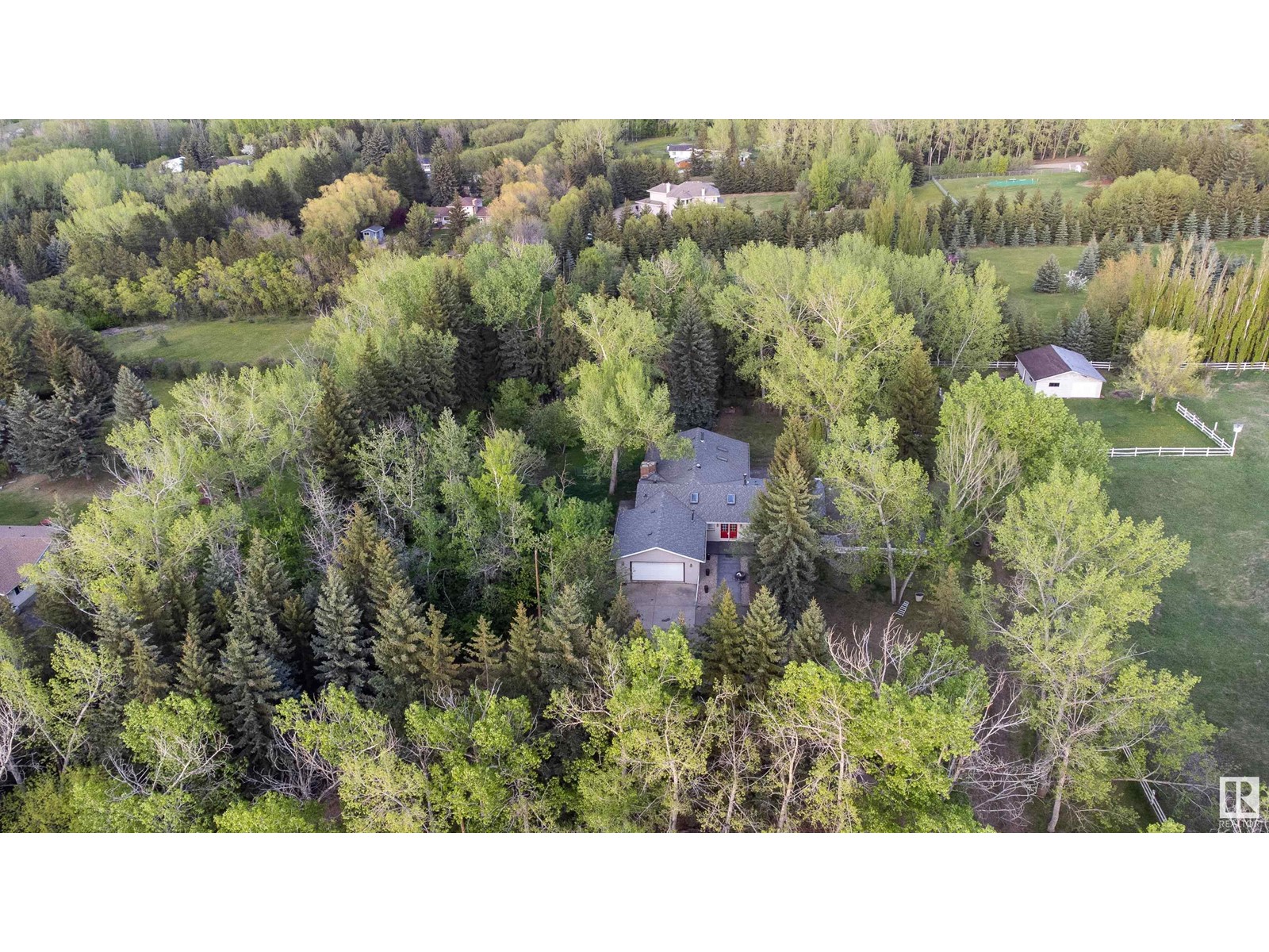 #134 52552 224 Range Road