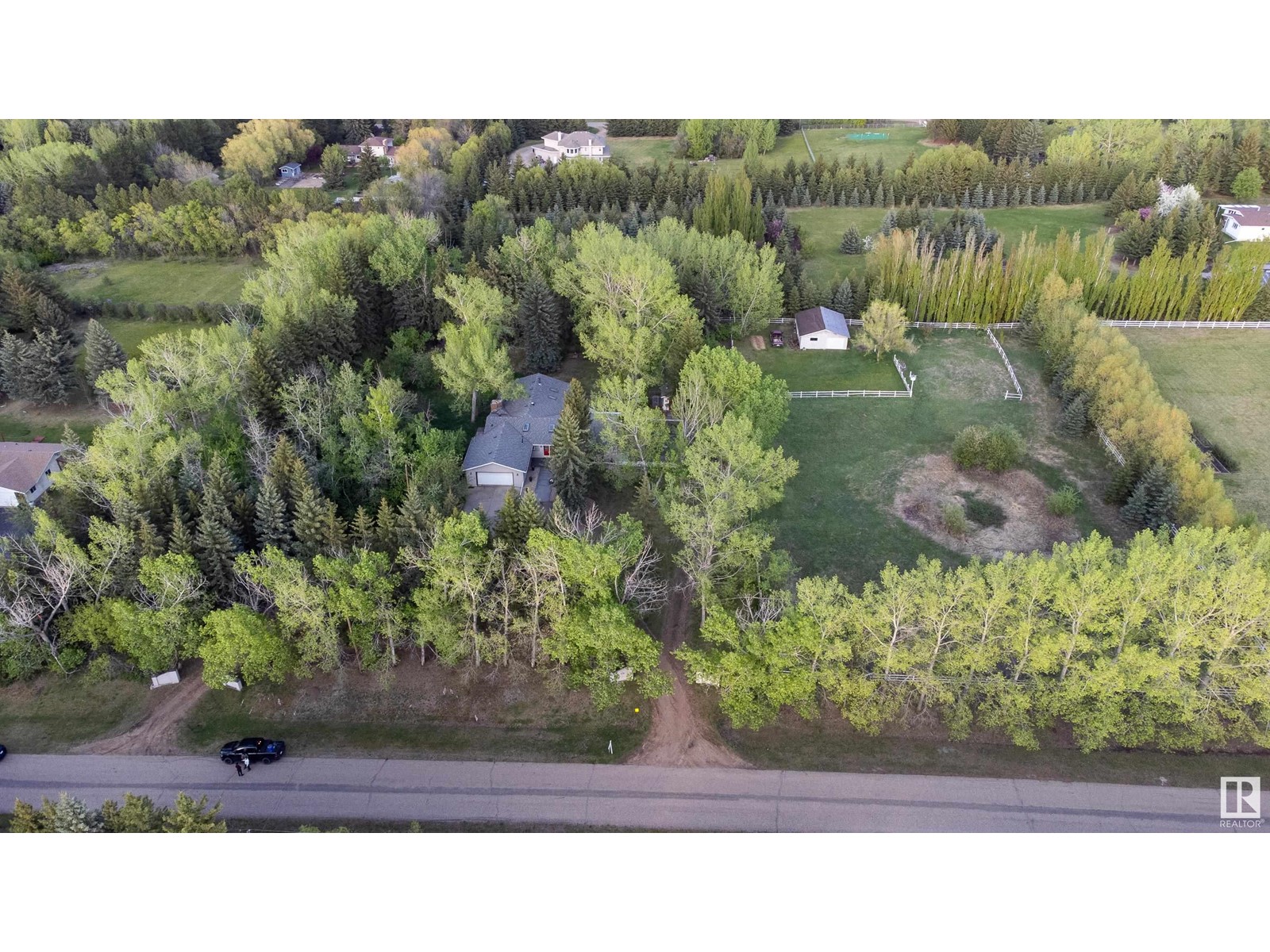 #134 52552 224 Range Road