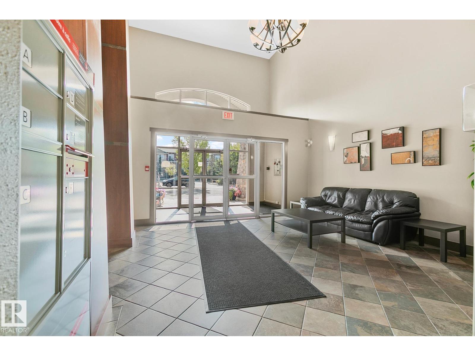 #212 2503 HANNA CR NW