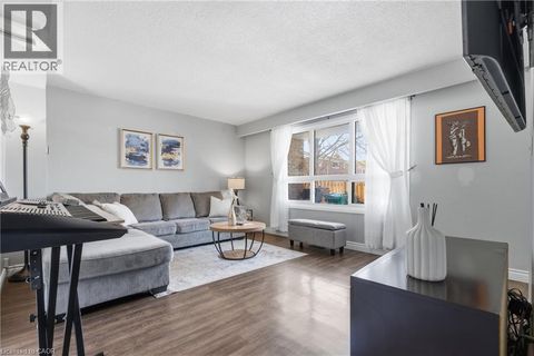 423 WESTWOOD Drive Unit# 44 Kitchener ON N2M5B5