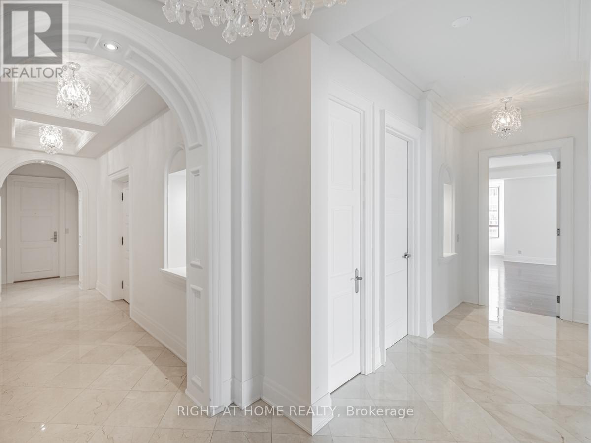 LPH19 - 2095 LAKE SHORE BOULEVARD W