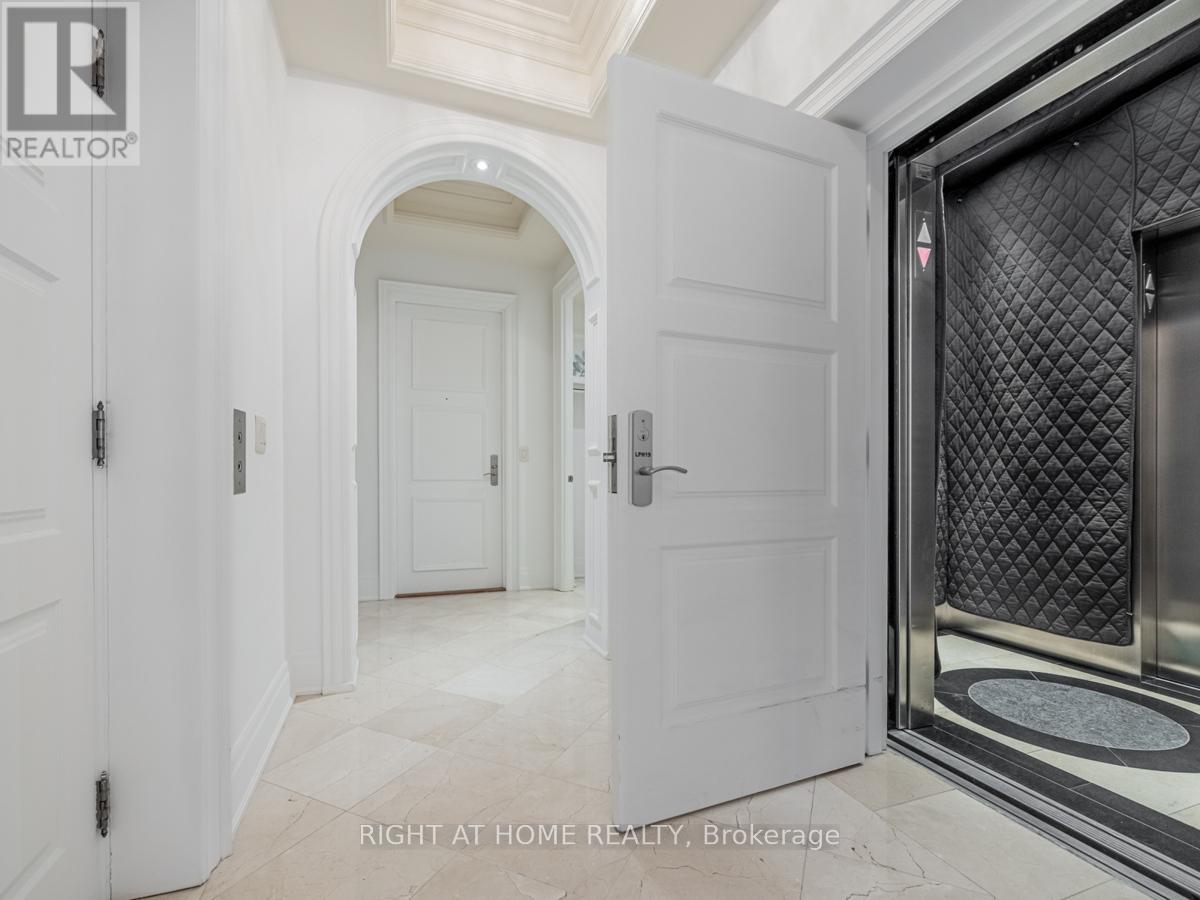 LPH19 - 2095 LAKE SHORE BOULEVARD W