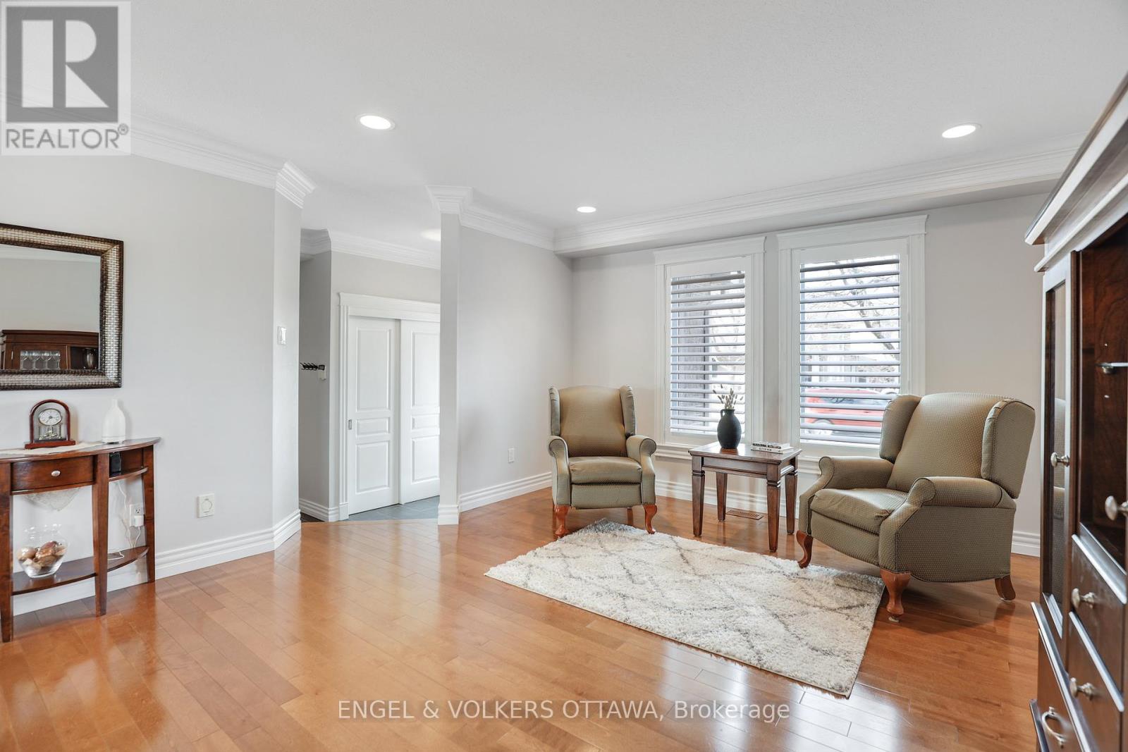 83 SCAMPTON DRIVE