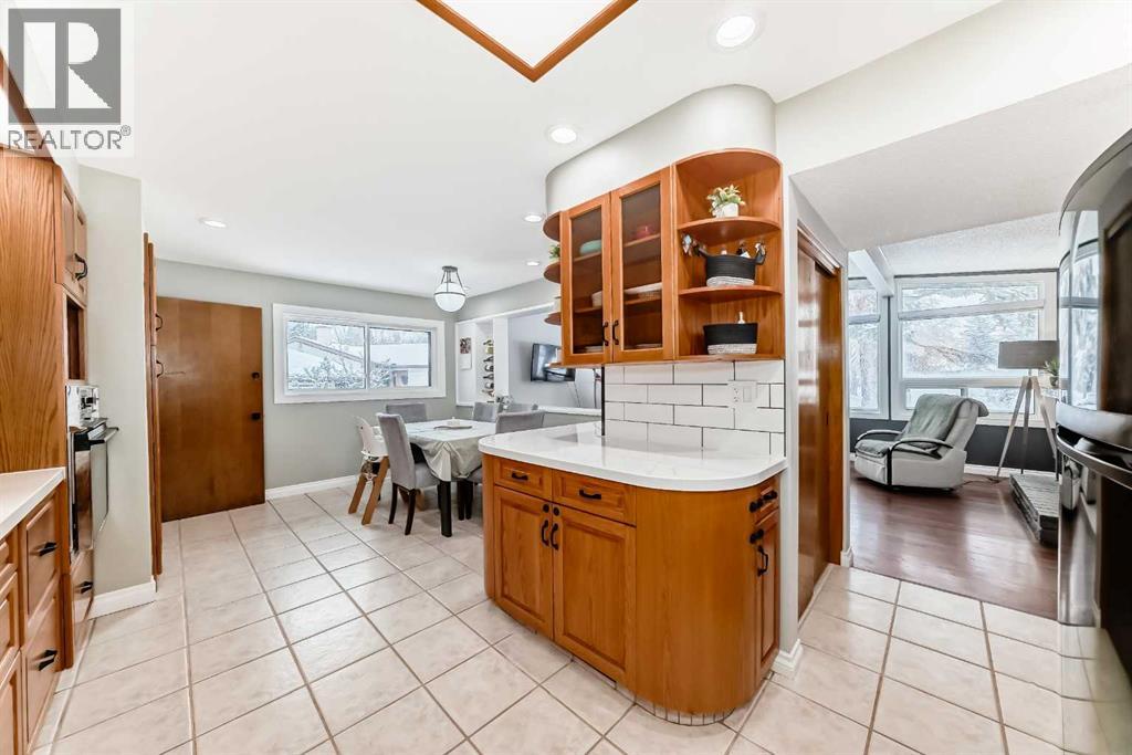 8043 Elbow Drive SW