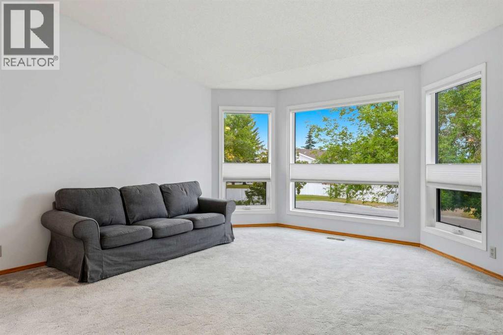 5 Sandpiper Gate NW