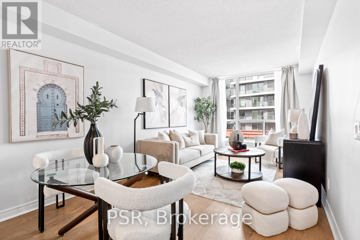 905 - 152 ST PATRICK STREET