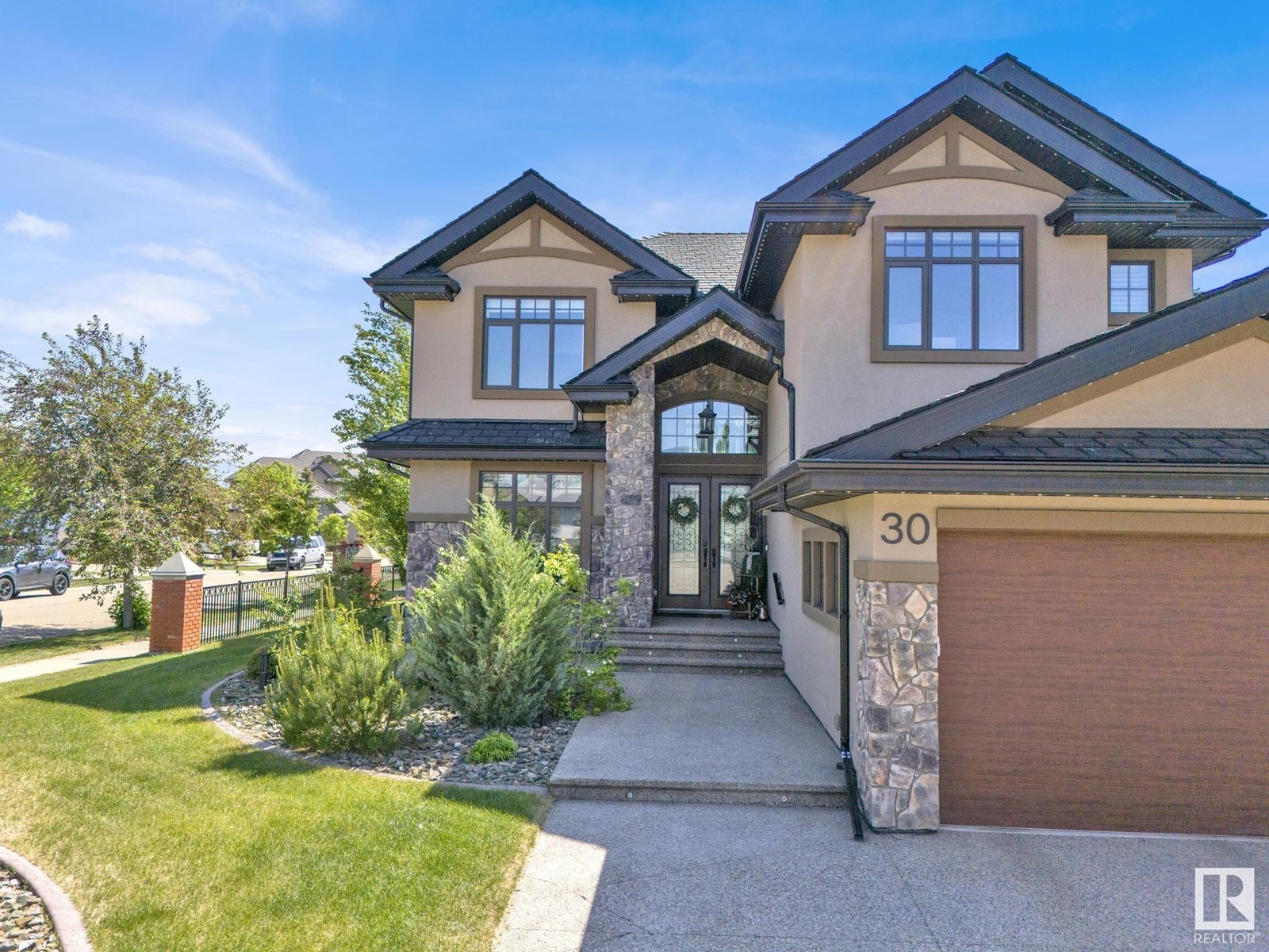 30 Kingsmeade CR