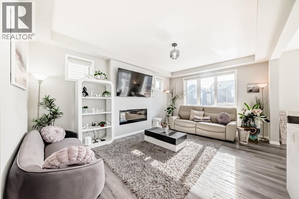 127 Carrington Crescent NW