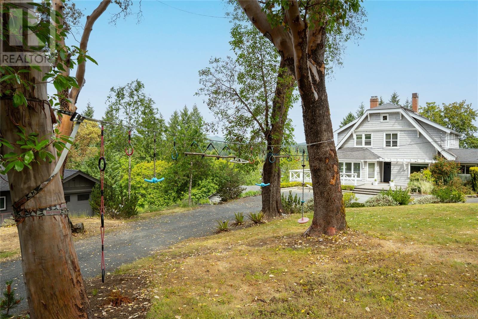 2564 Lavinia Rd