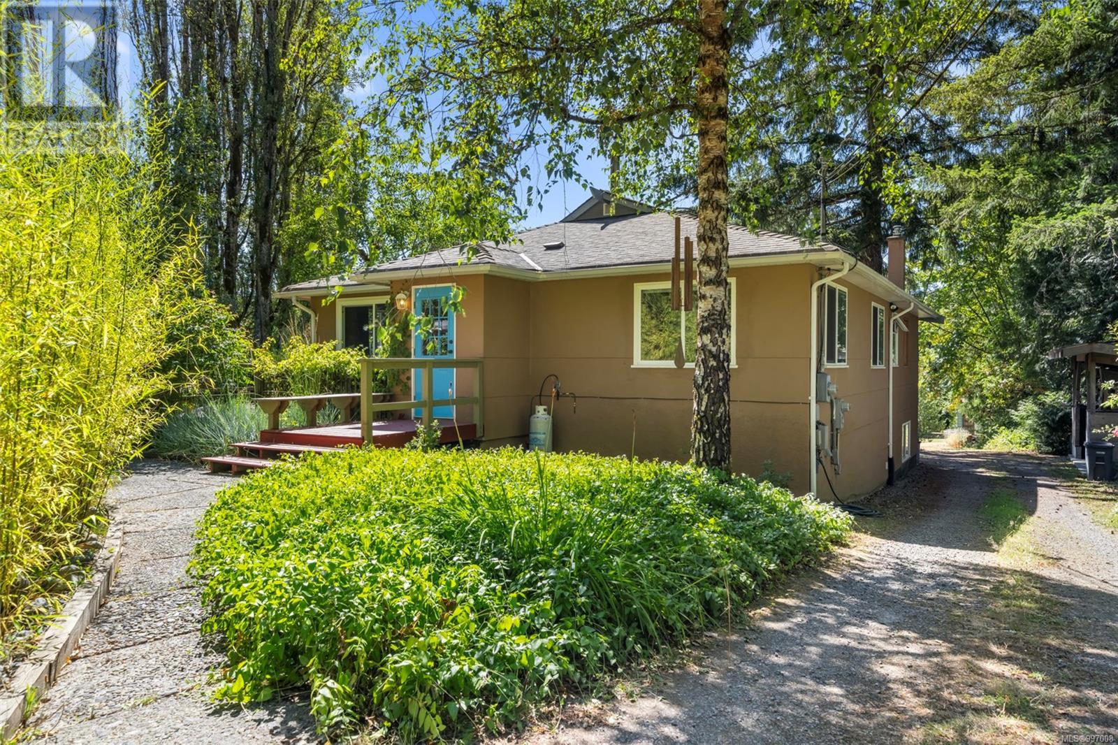 5932 West Saanich Rd
