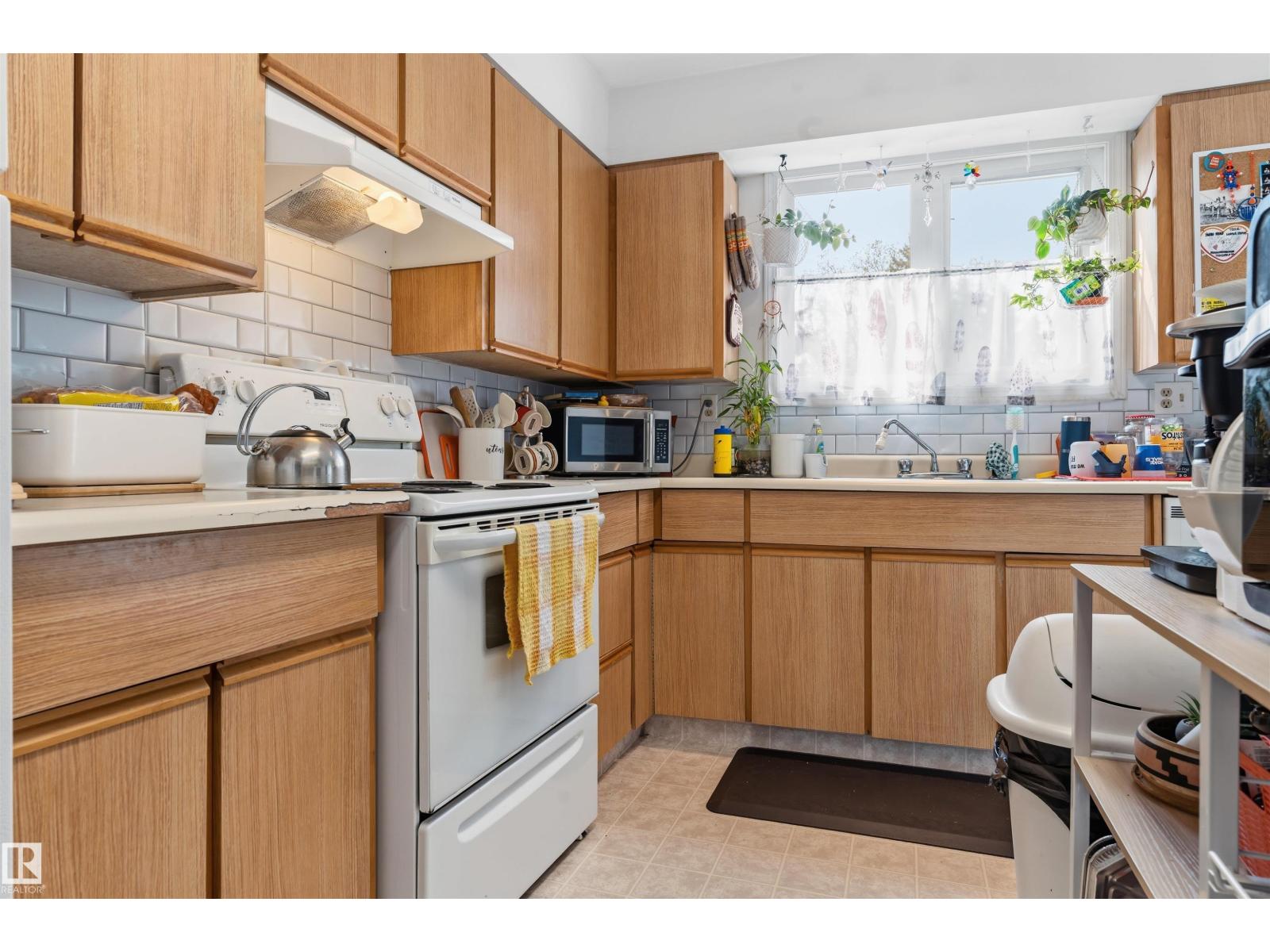 #54 1904 48 ST NW