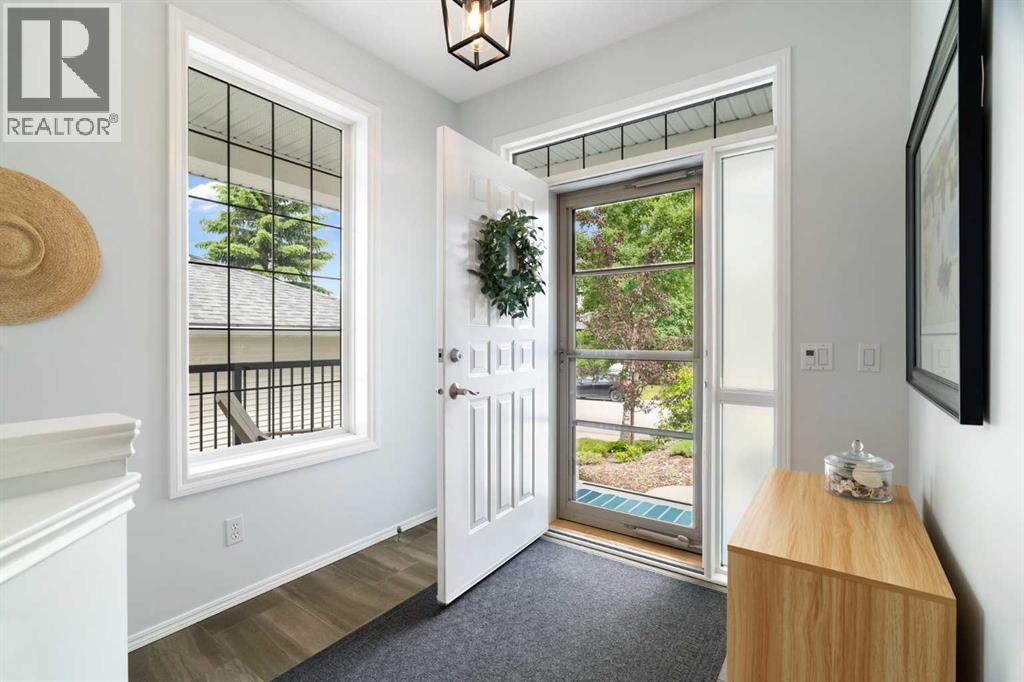 60 Cougar Ridge View