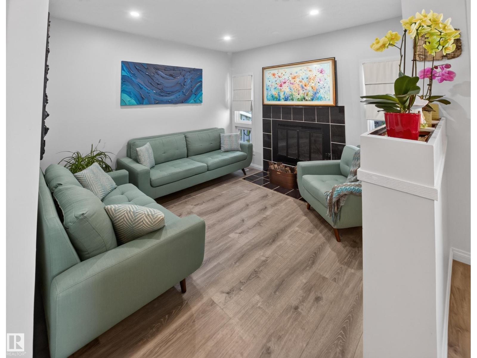 #17 15710 BEAUMARIS RD NW