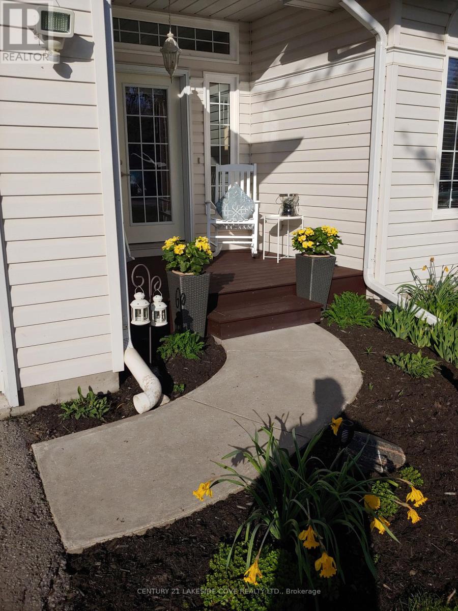 17 WILLOW CRESCENT