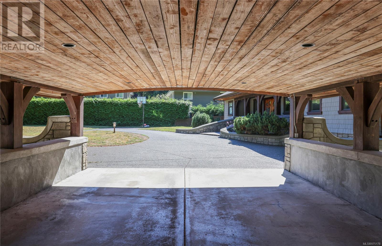205 Mulholland Dr