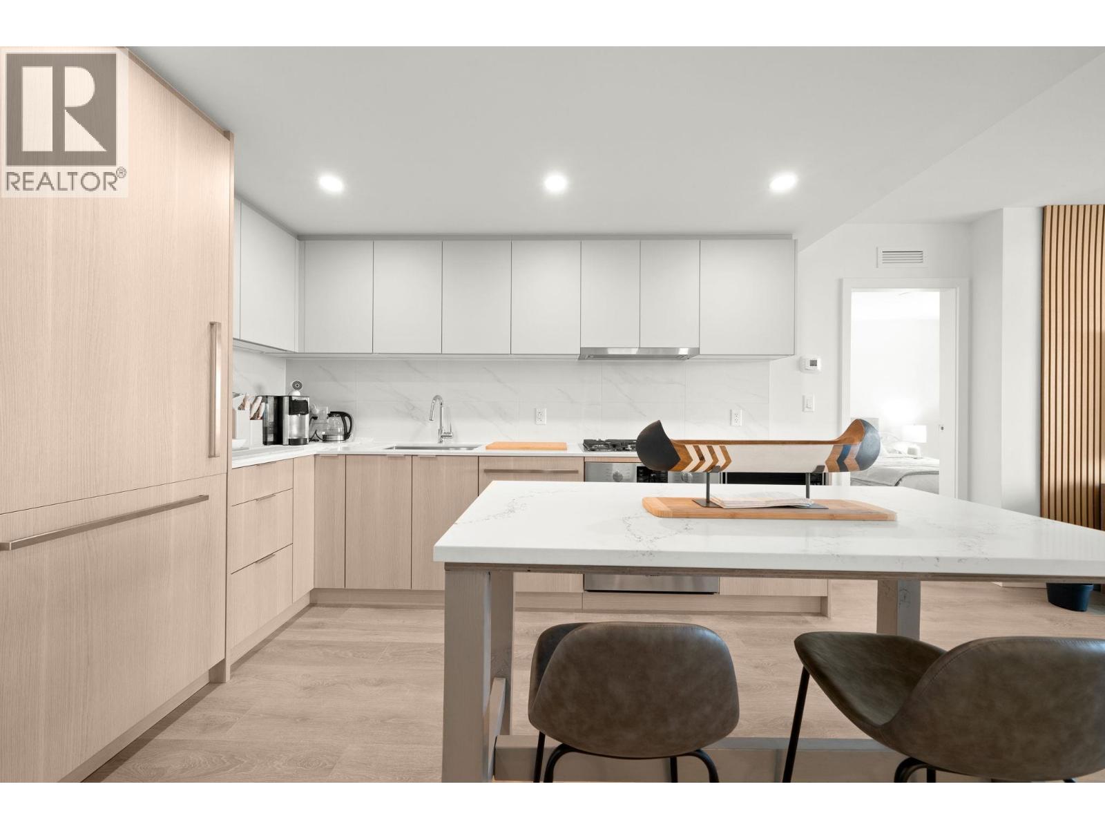 2608 318 ALDERSON AVENUE