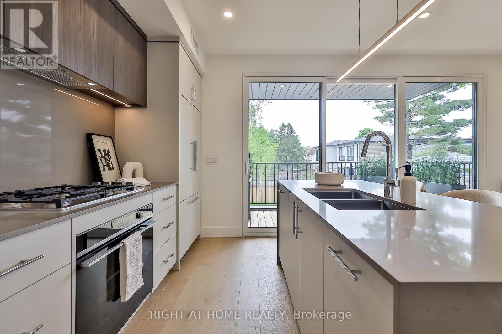 CENTRE - 2343 GERRARD STREET E