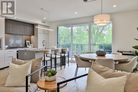 CENTRE - 2343 GERRARD STREET E Toronto (East End-Danforth) ON M4E2E6