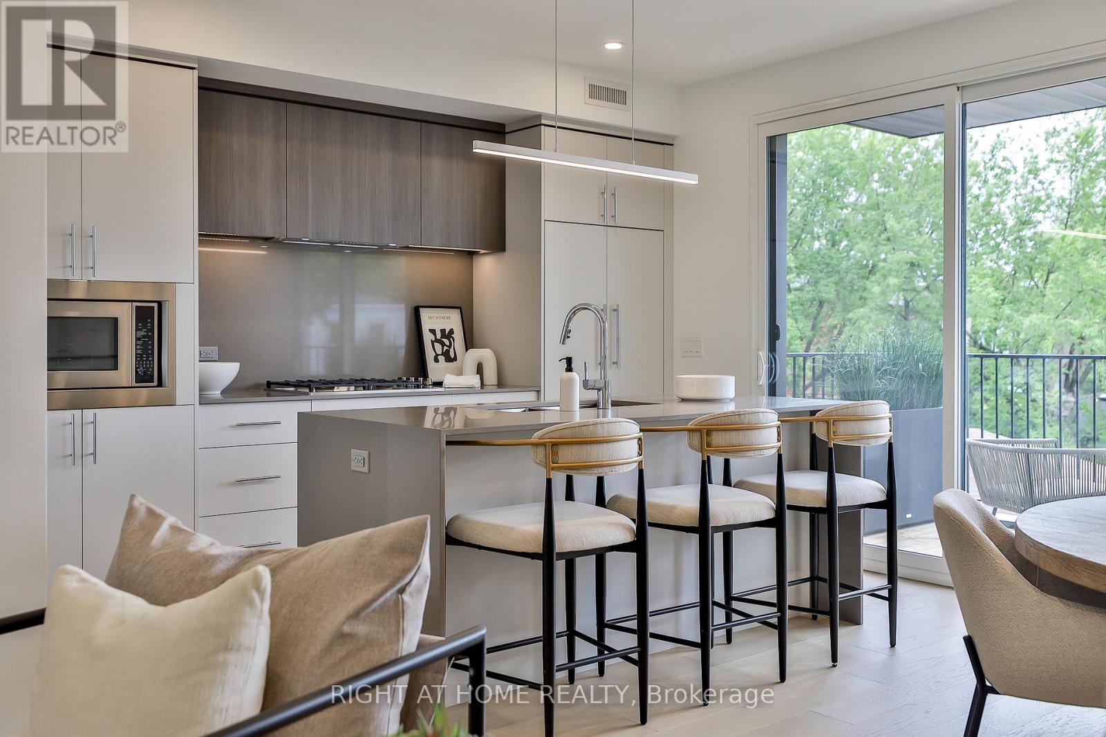 CENTRE - 2343 GERRARD STREET E