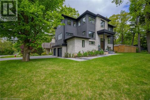 262 ROBINA Road Ancaster ON L9G2L5