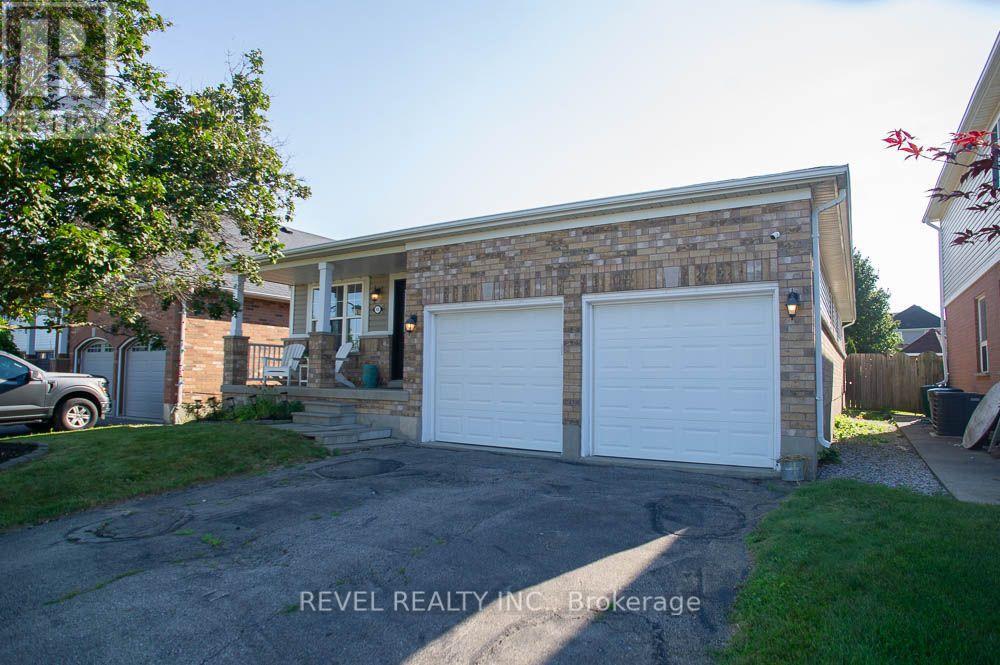 48 LOVELL CRESCENT