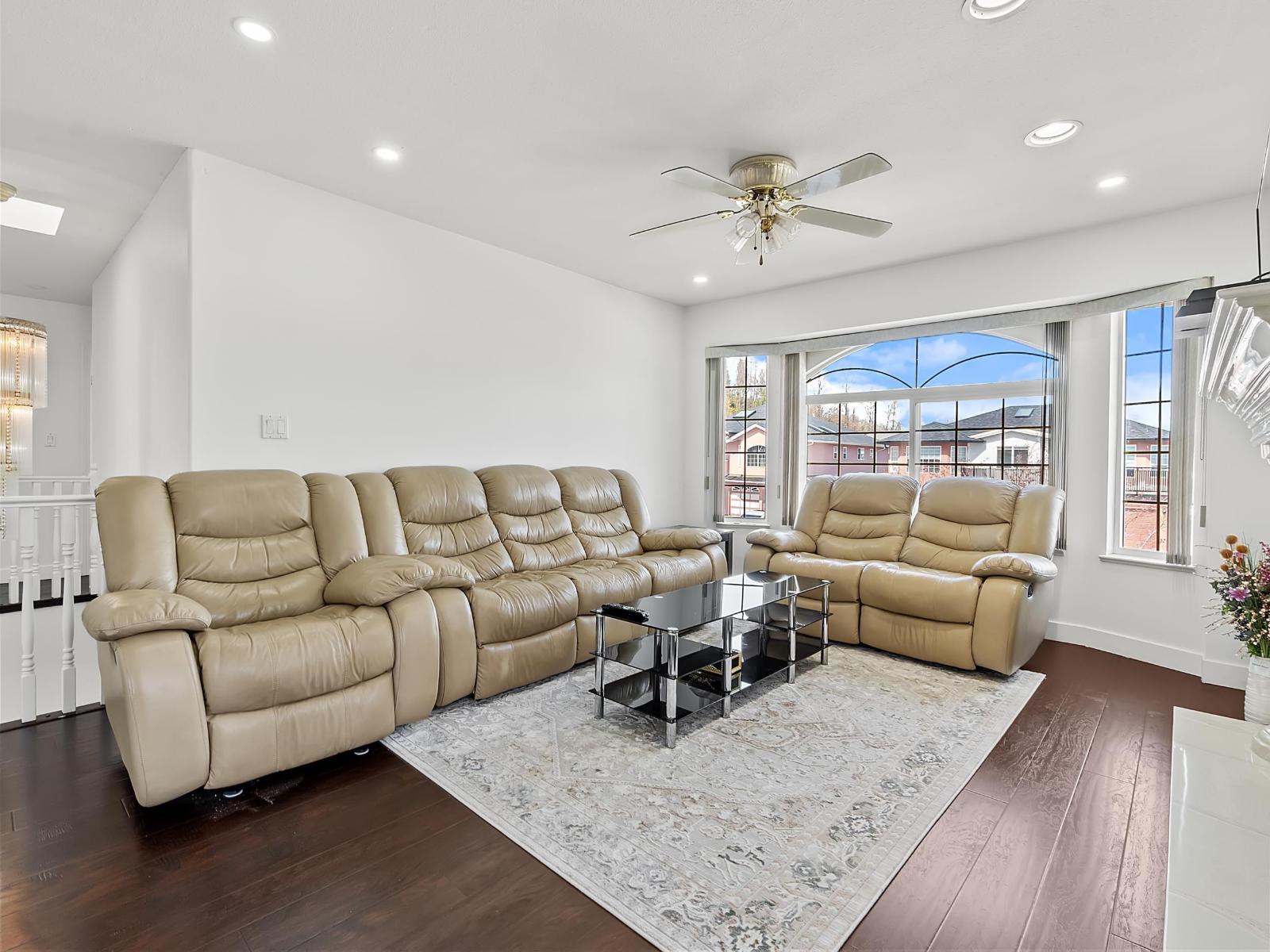 3542 GALIANO DRIVE