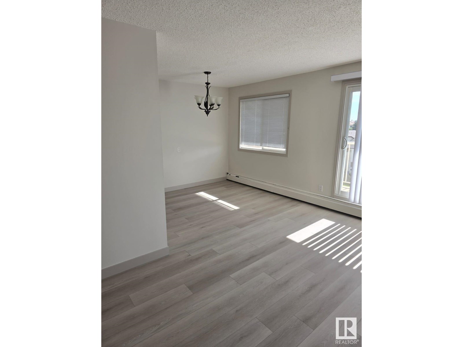 #408 18204 93 AV NW