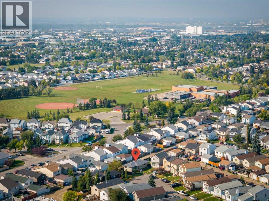 23 Erin Grove Court SE