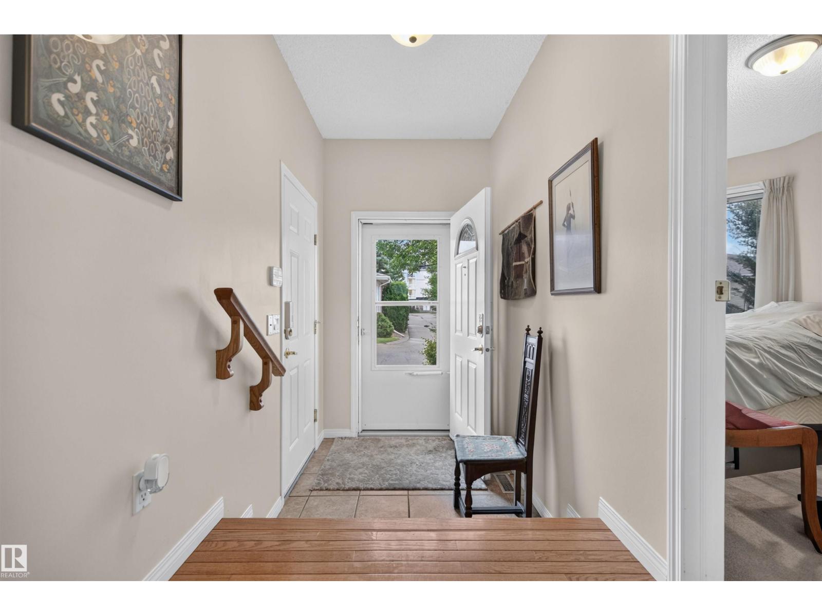 109 FALCONER CT NW
