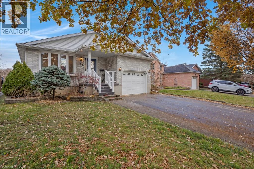 62 WILDLARK Crescent