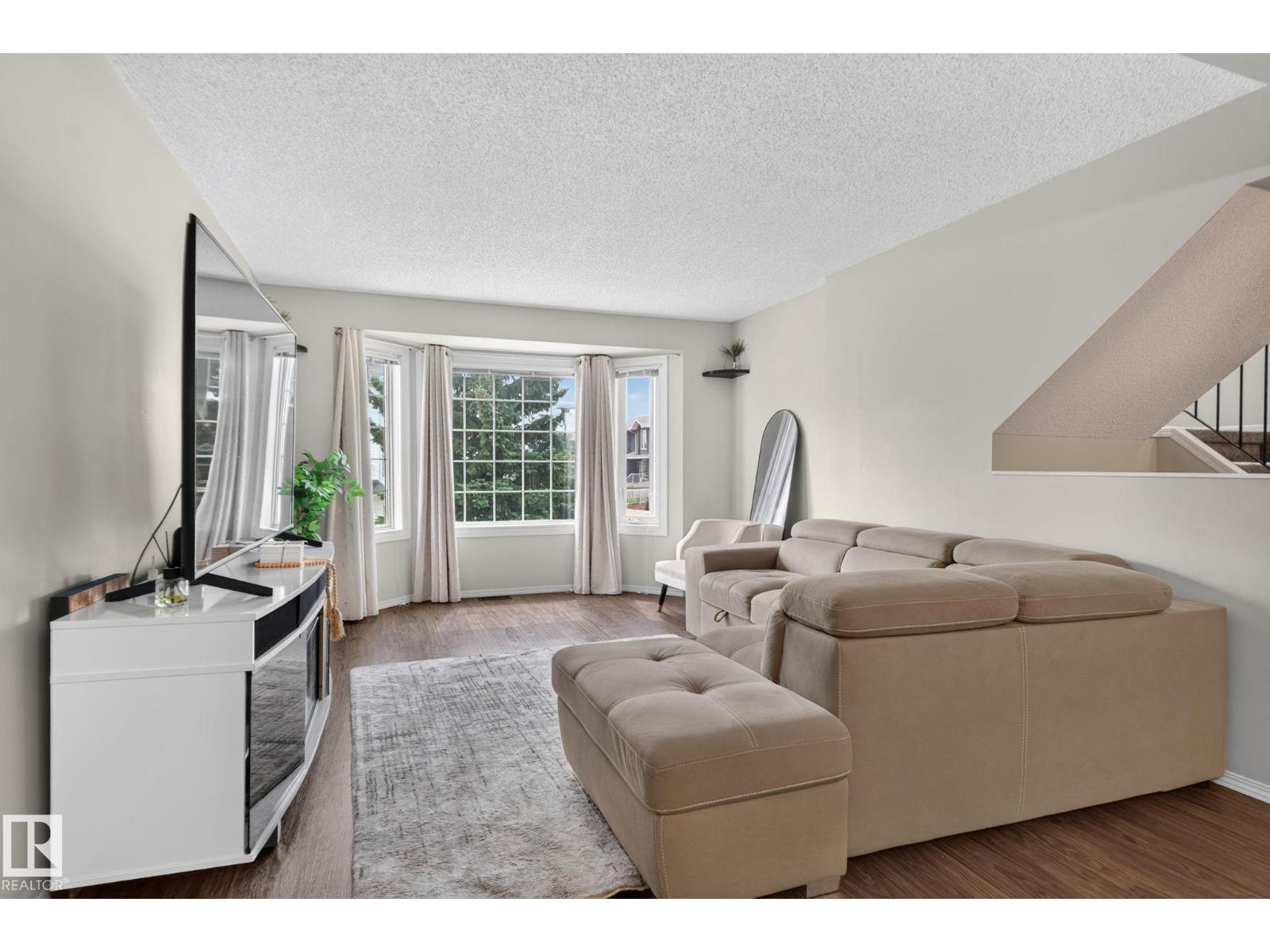 15174 22 ST NW