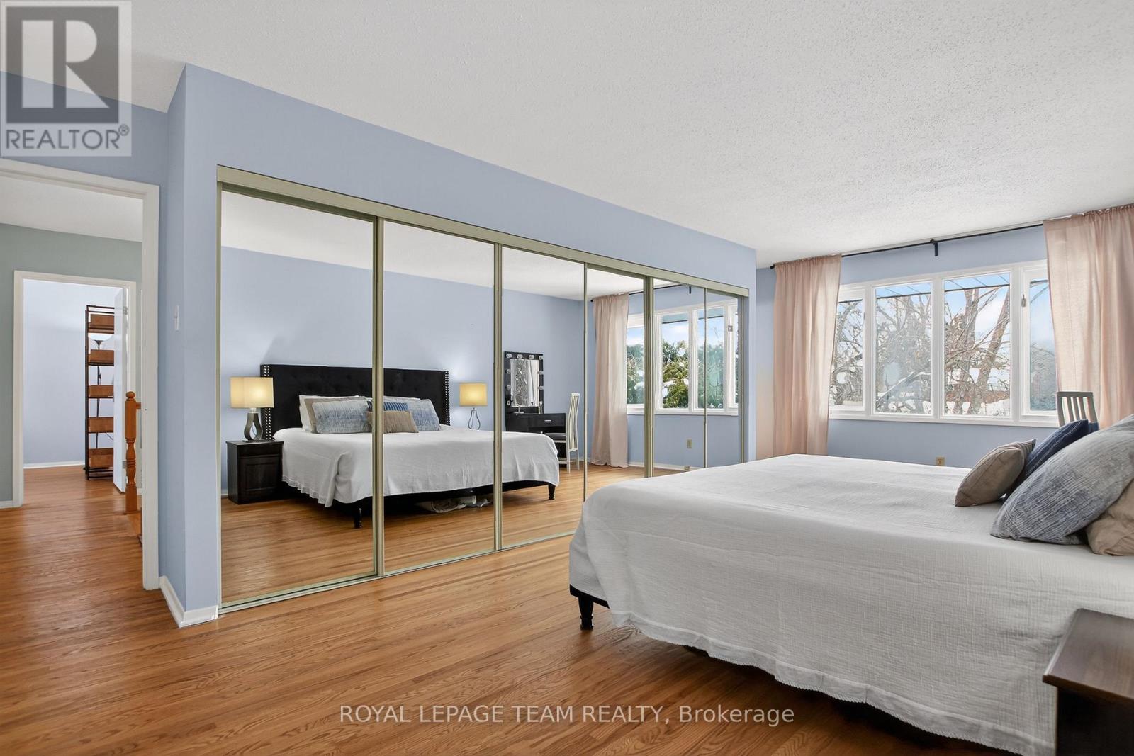 18 PENTLAND CRESCENT