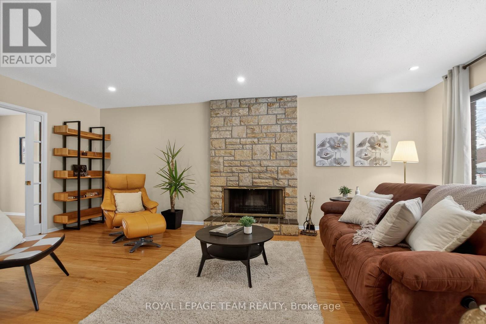 18 PENTLAND CRESCENT