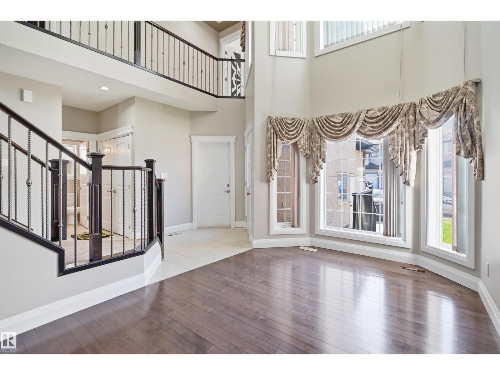 16807 54 ST NW