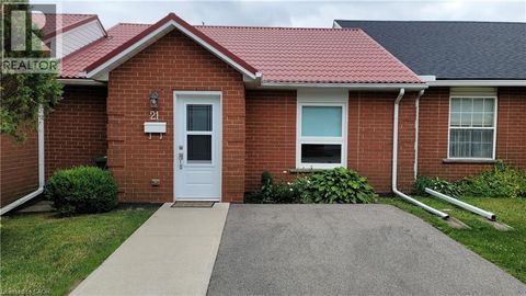 21 BISHOP SHERLOCK Lane Hamilton ON L9B2S5