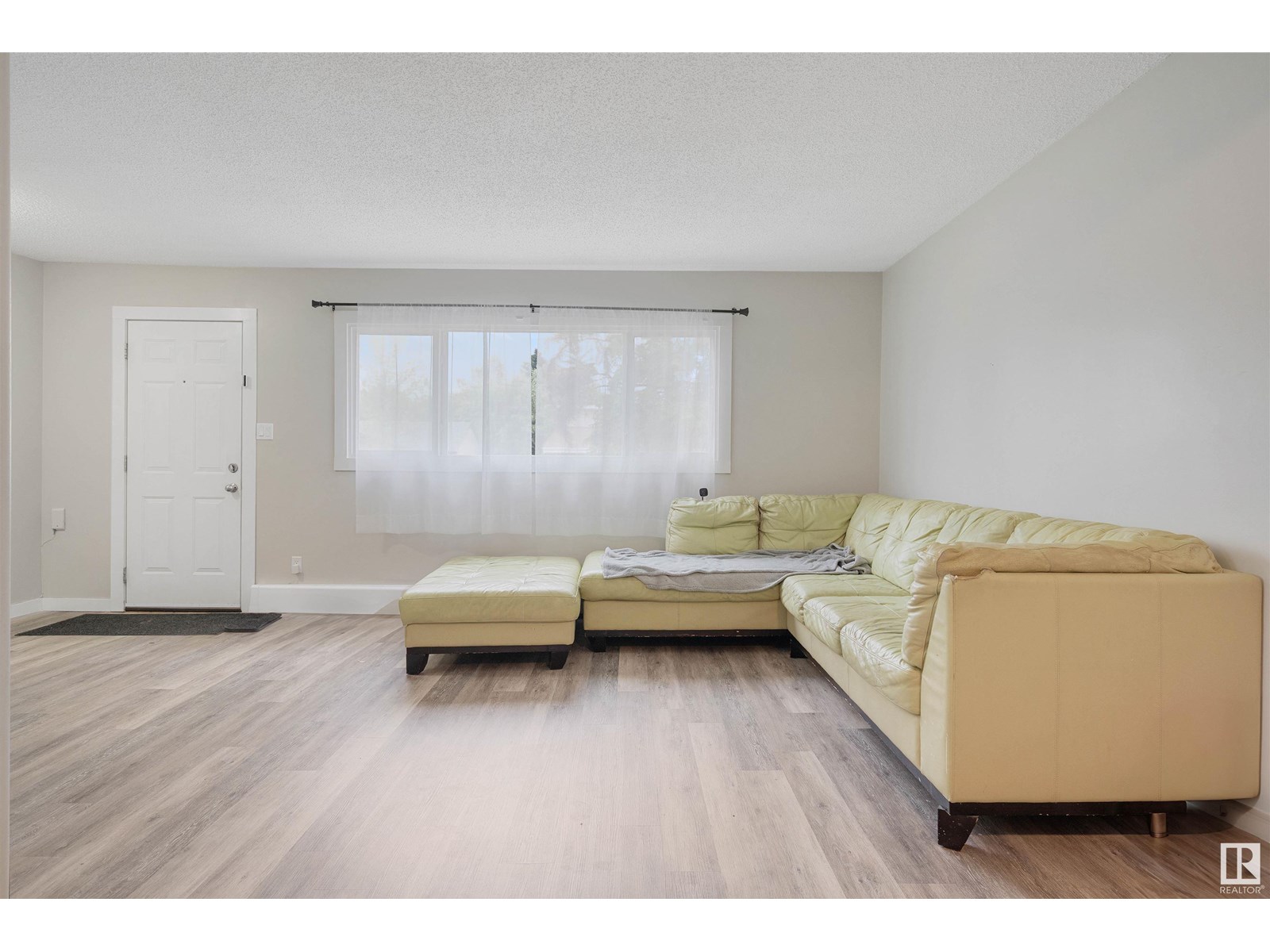 10633 152 ST NW
