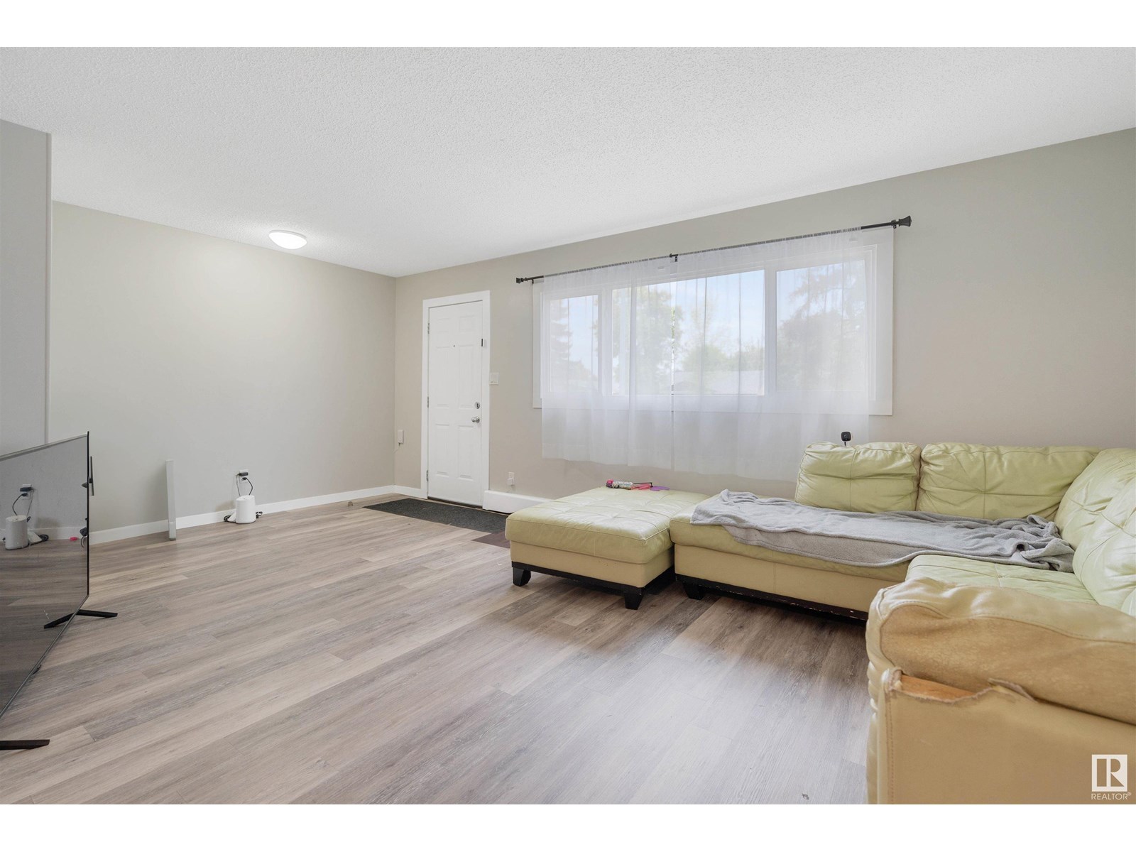 10633 152 ST NW