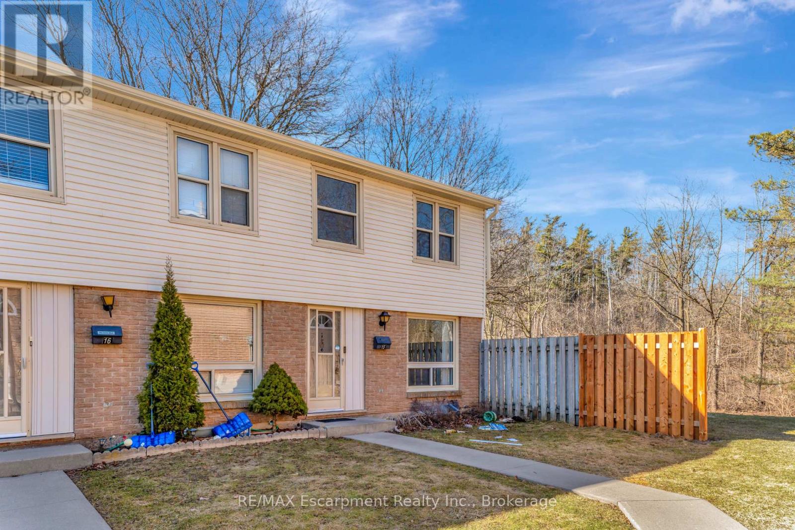 15 - 165 GREEN VALLEY DRIVE