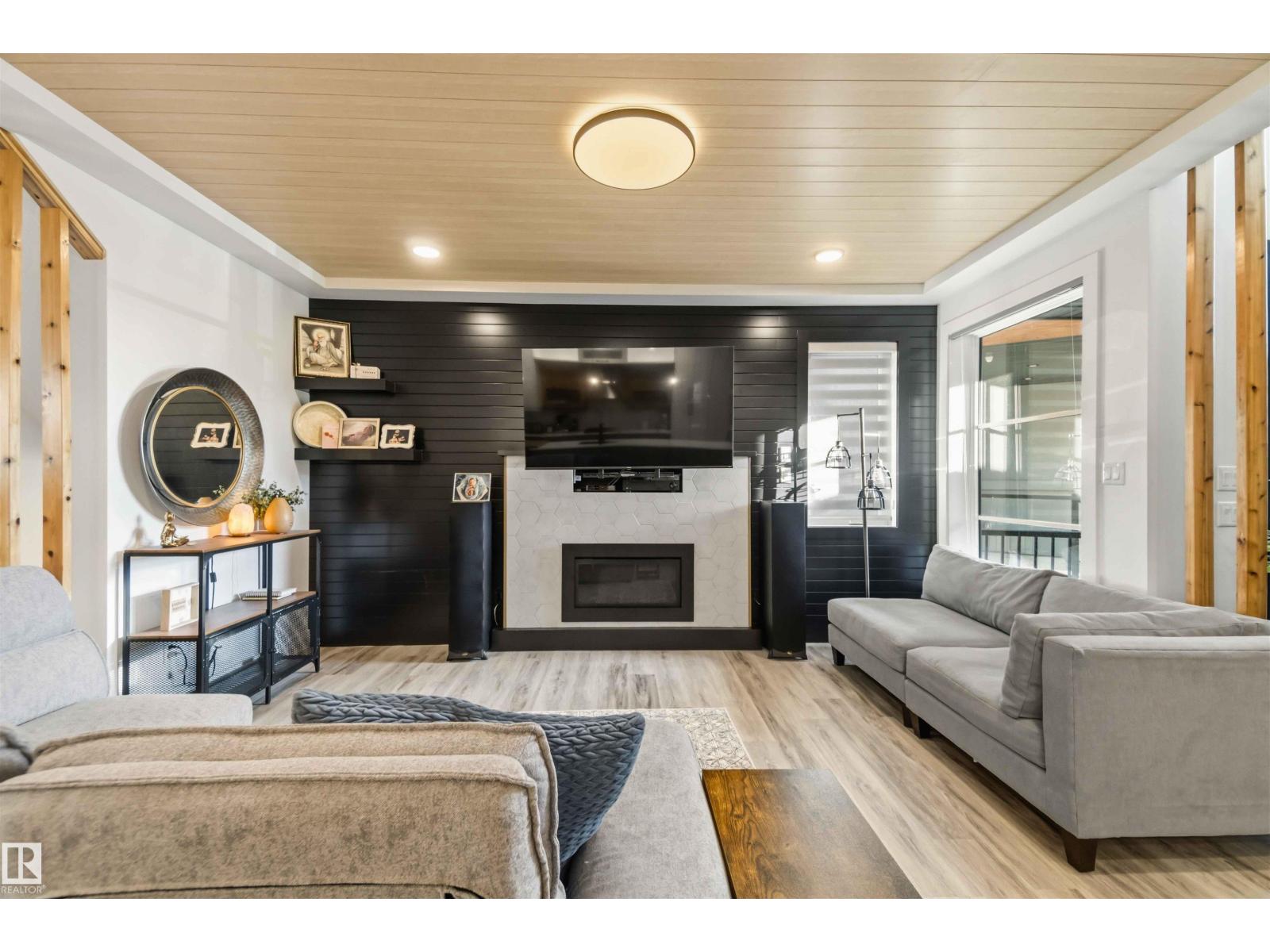 219 37 ST SW