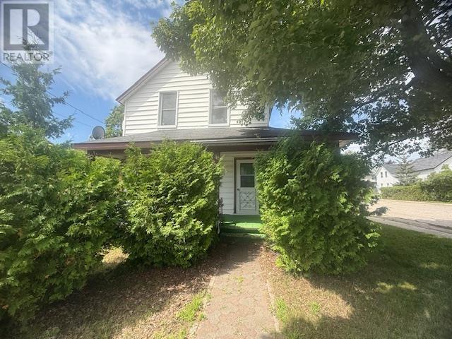 37 Hawkins ST