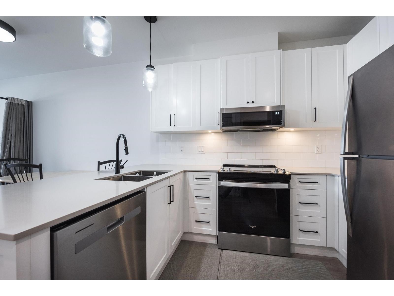 208 6045 CHILLIWACK RIVER ROAD|Sardis South