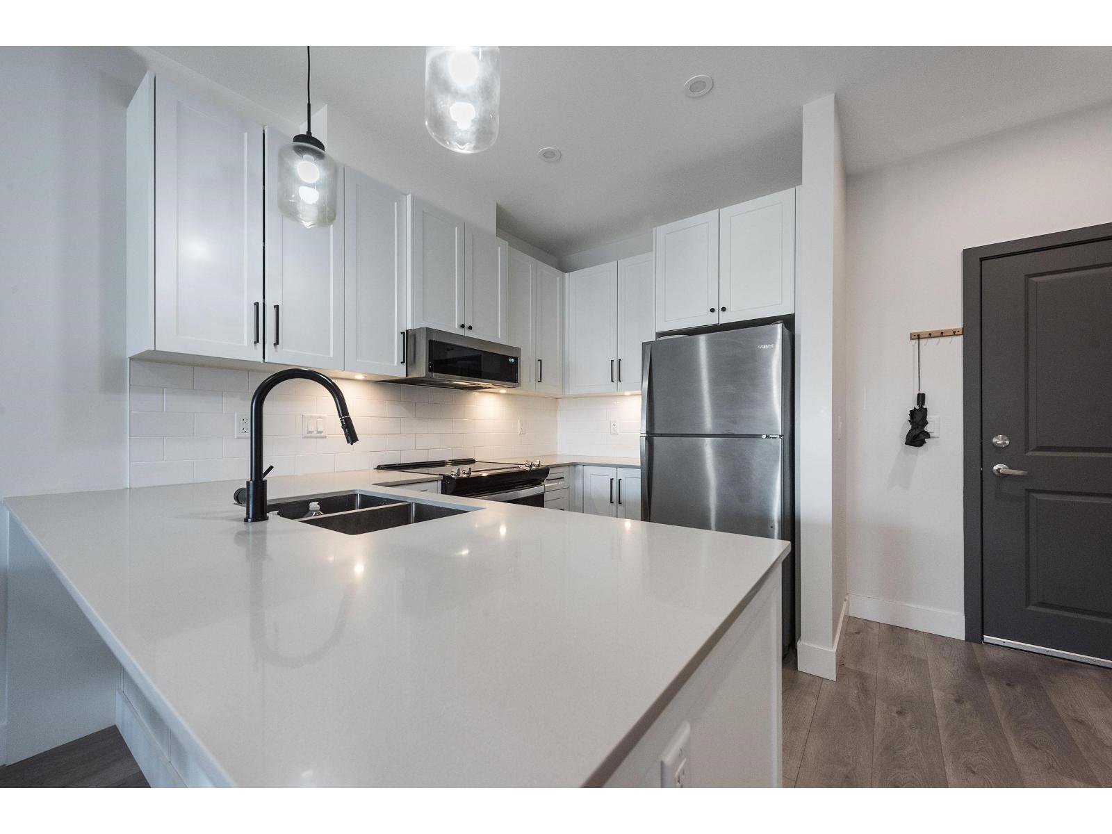 208 6045 CHILLIWACK RIVER ROAD|Sardis South