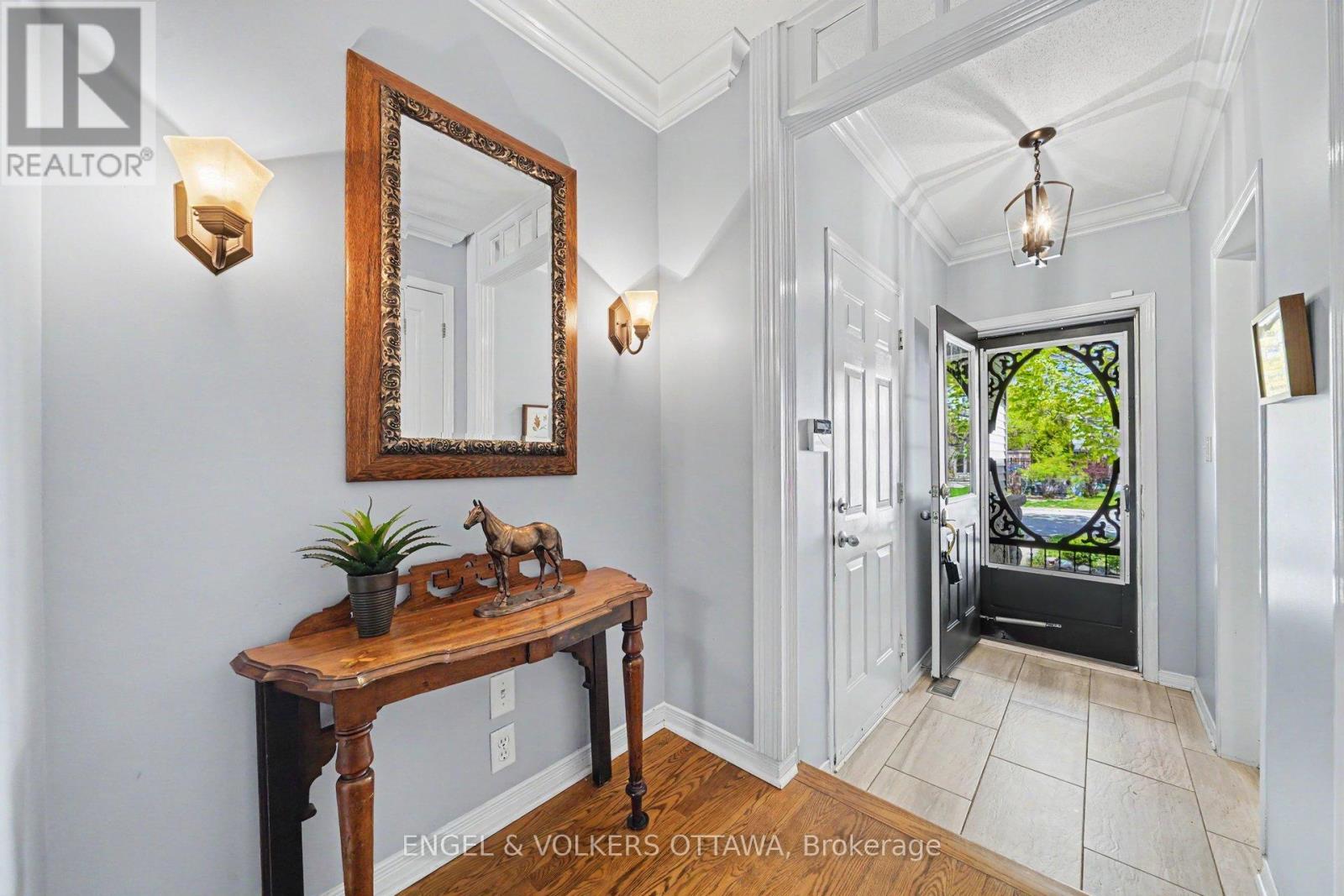 114 RUSTWOOD PRIVATE