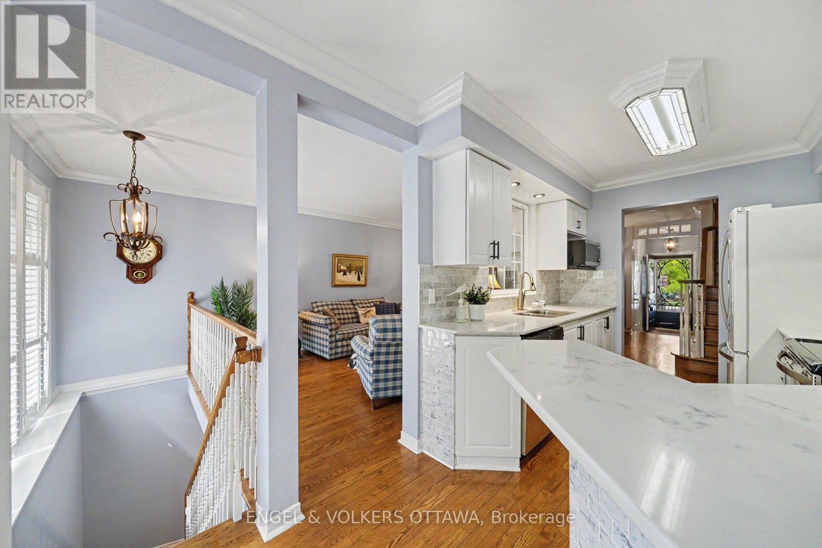 114 RUSTWOOD PRIVATE