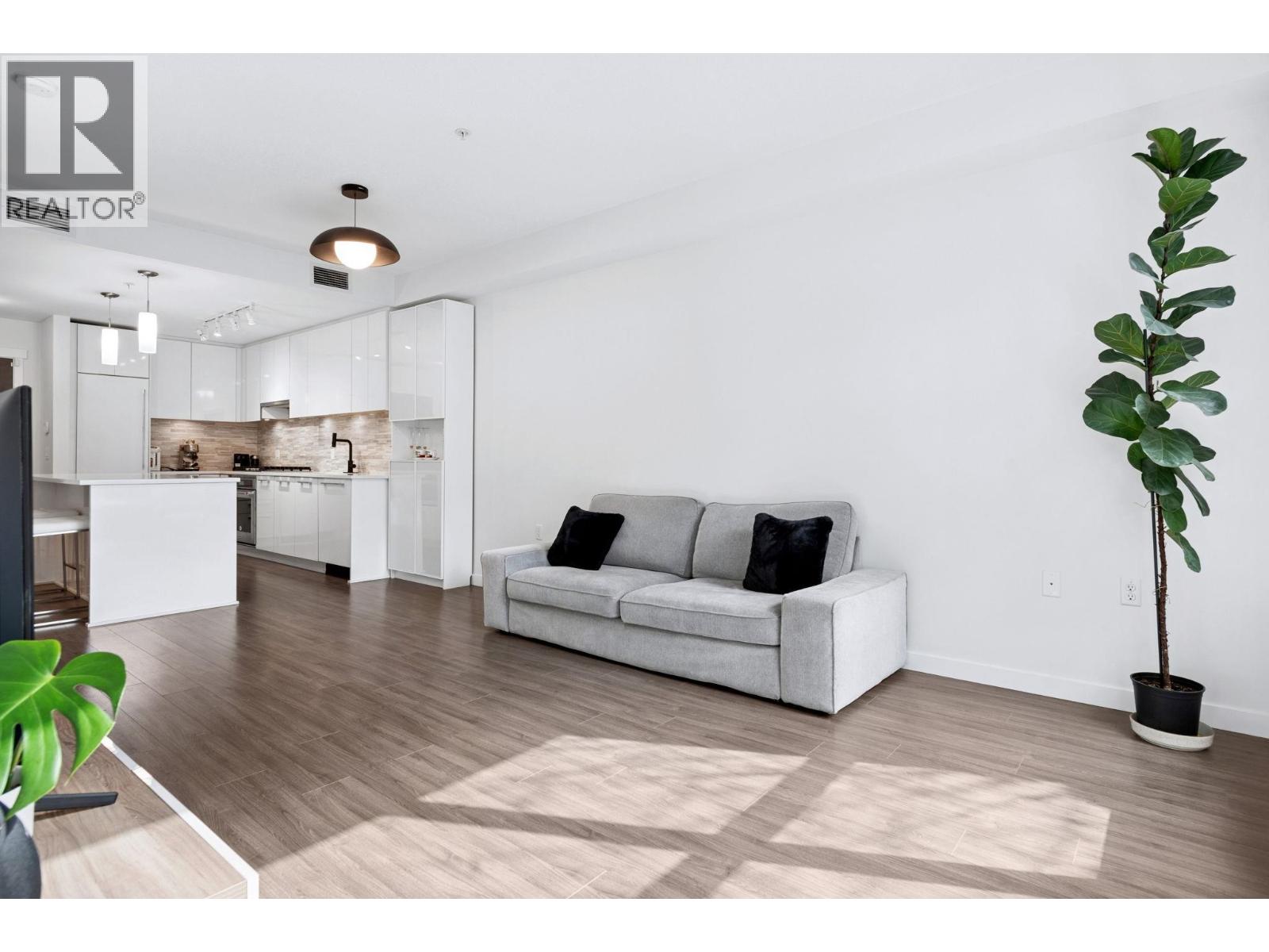 121 9500 TOMICKI AVENUE