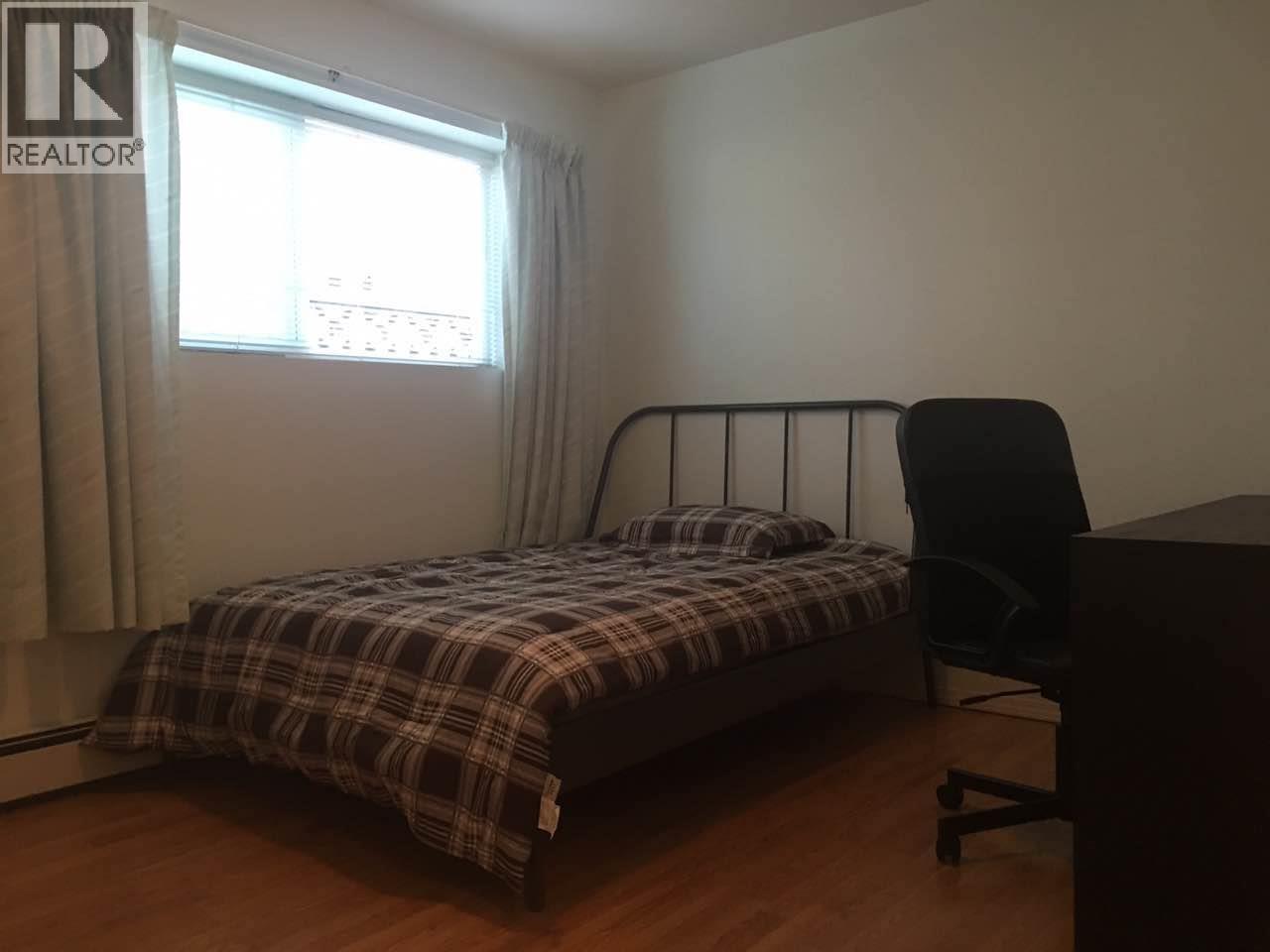 951 EVERETT CRESCENT