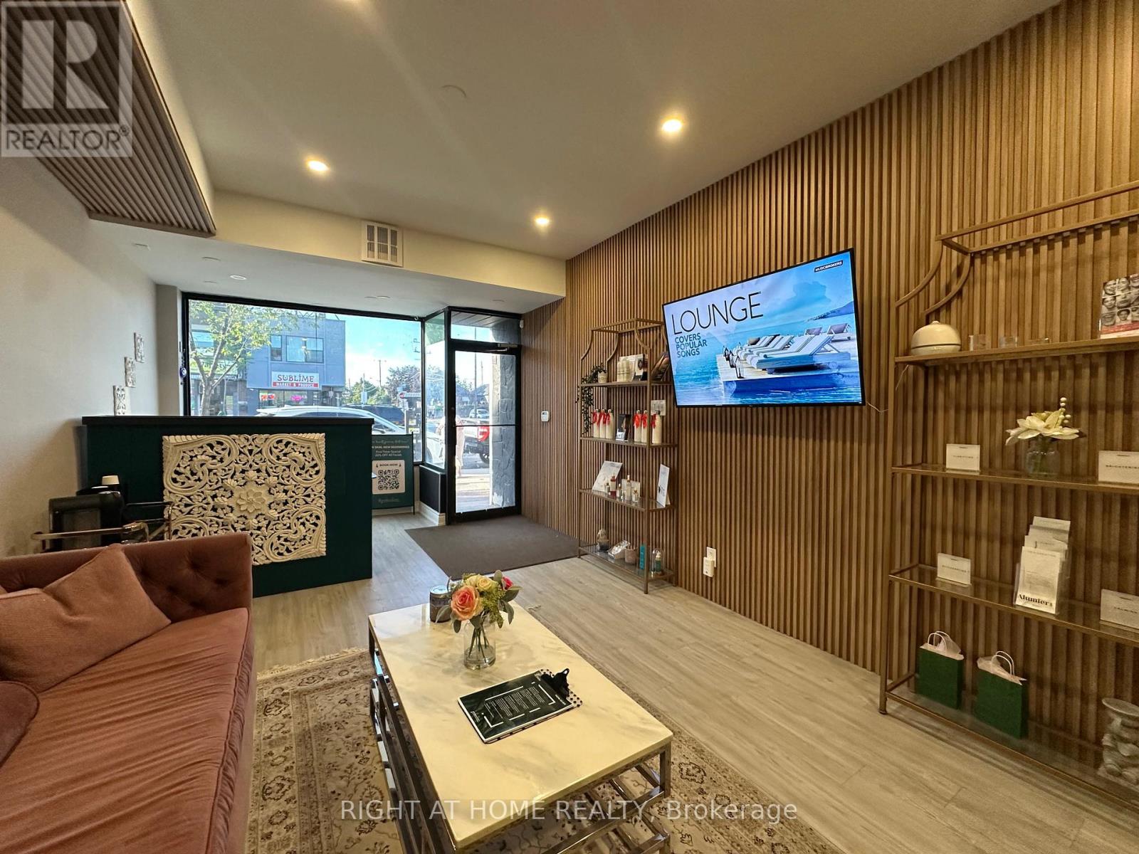 1639 EGLINTON AVENUE W