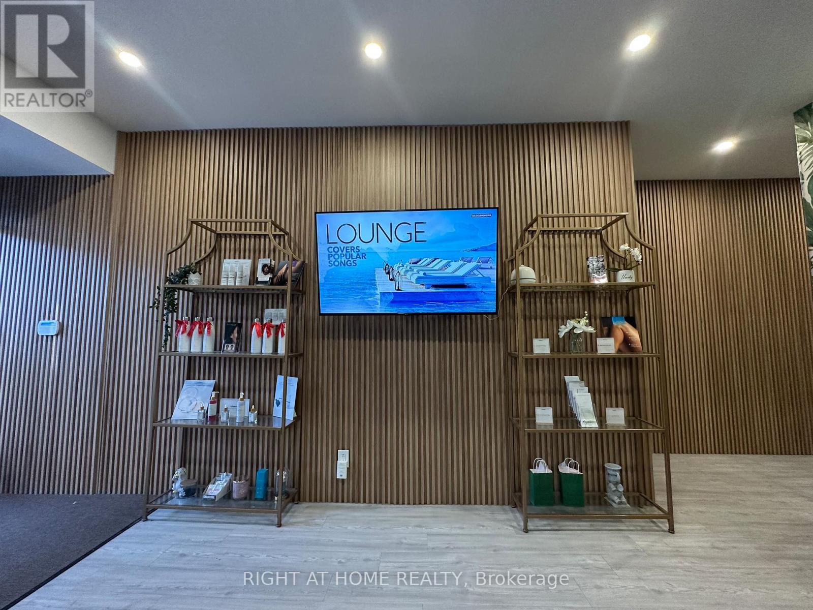 1639 EGLINTON AVENUE W