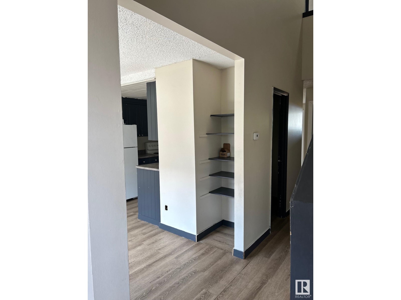 #260 3307 116A AV NW