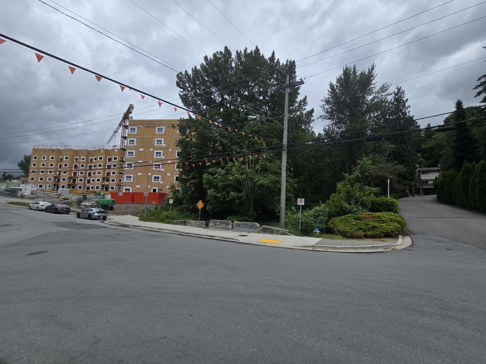 21 32705 FRASER CRESCENT